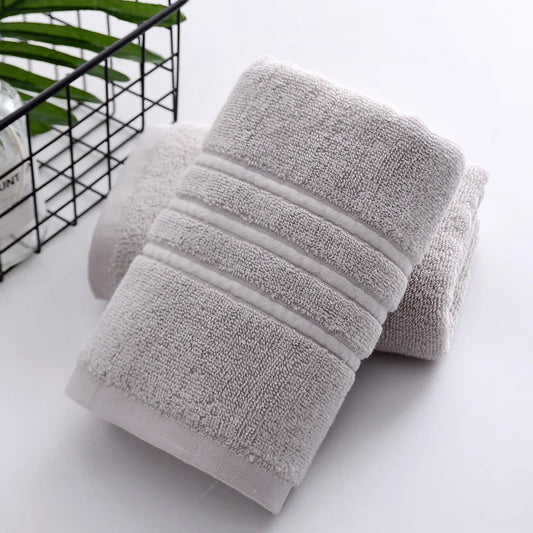 "100% Cotton Thick Bath Towel - Soft, Solid Color for Adults"